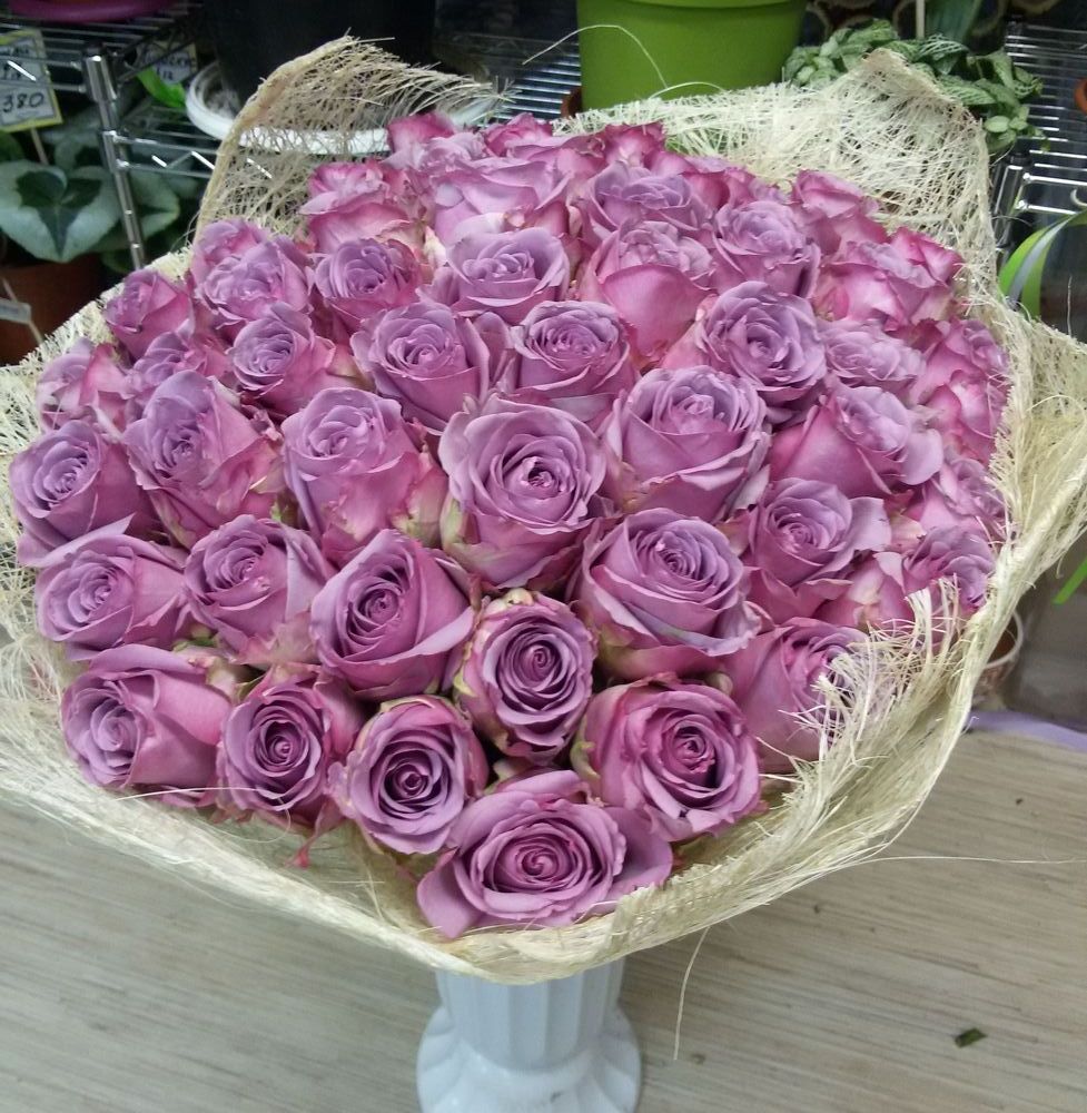Цена розочки. Букет эквадорских роз.