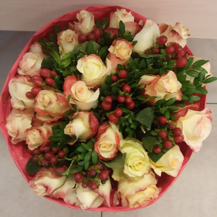 Букет “Лукошко” из 25 эквадорских роз