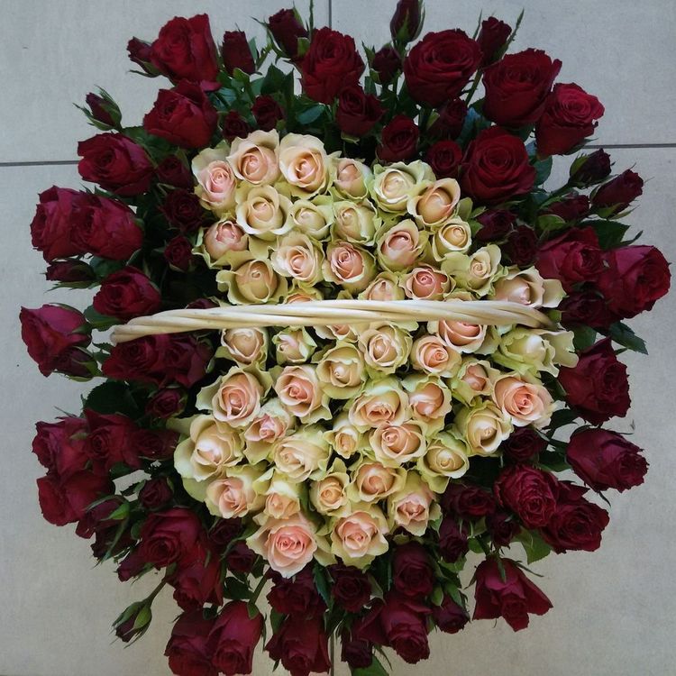Композиция в корзине из 101 розы, “Нежное сердце”, Кения 4